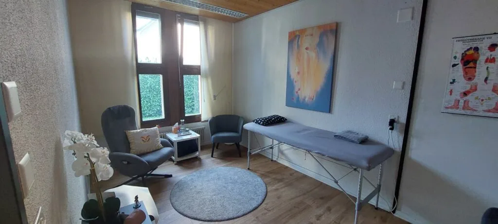 Wenn die Seele leiser wird: Mit Hypnose und achtsamer Berührung zu neuer Balance